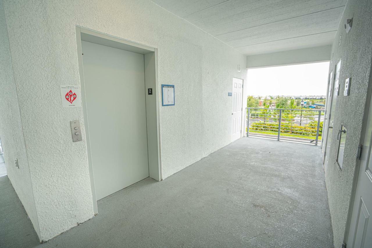 Only 5 Miles From Disney! Free Water Park! 2 Bed, 2 Bath Condo, Sleeps 8 Kissimmee Exterior foto