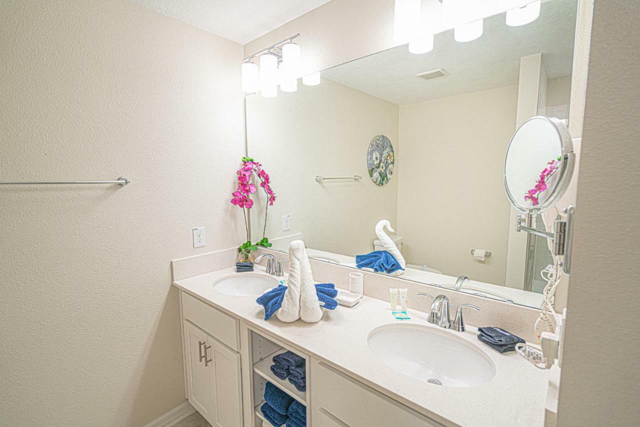 Only 5 Miles From Disney! Free Water Park! 2 Bed, 2 Bath Condo, Sleeps 8 Kissimmee Exterior foto